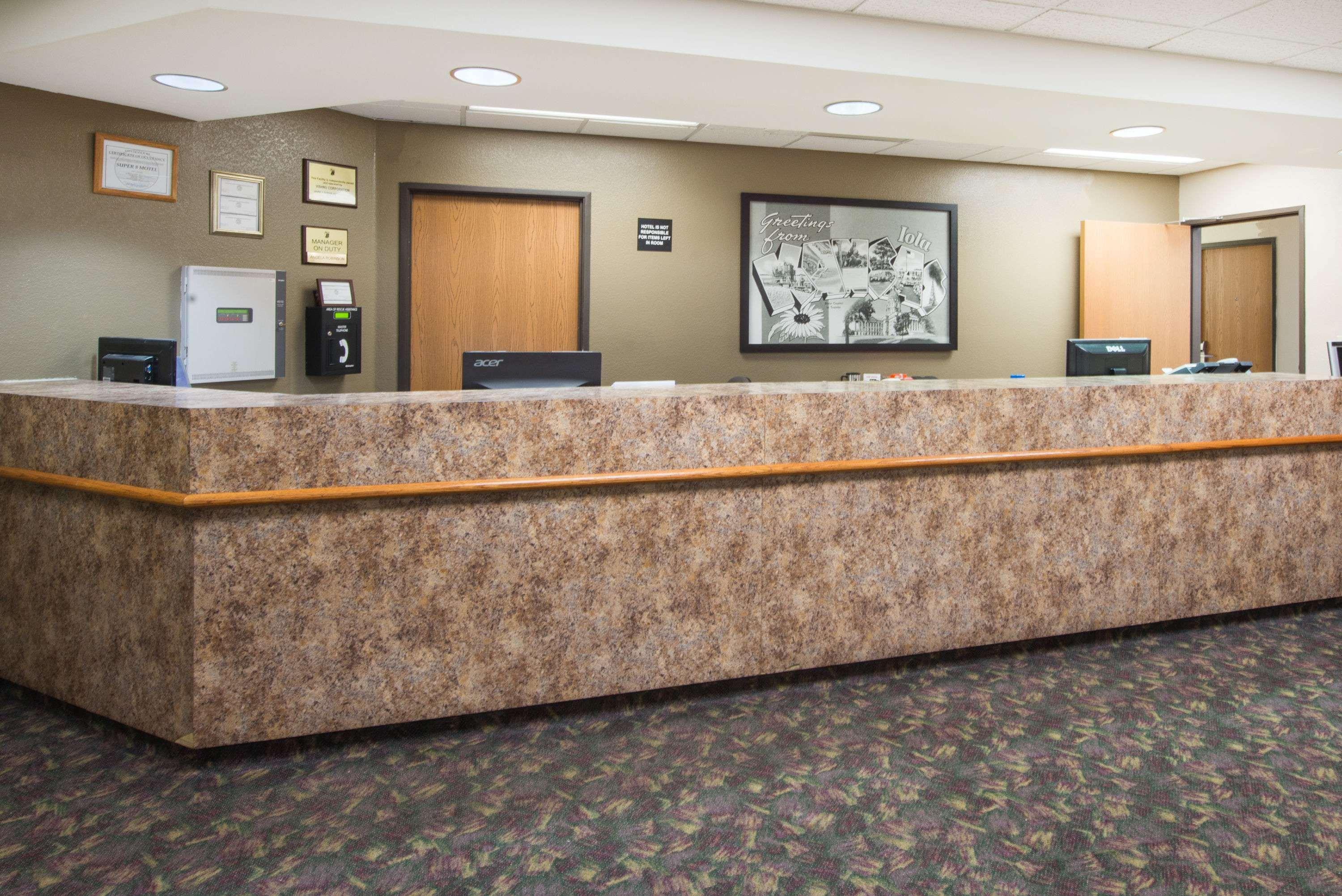Super 8 By Wyndham Iola Ks Otel Dış mekan fotoğraf