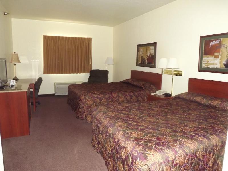Super 8 By Wyndham Iola Ks Otel Dış mekan fotoğraf
