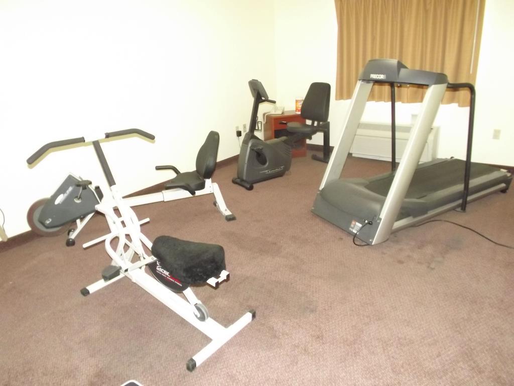 Super 8 By Wyndham Iola Ks Otel Dış mekan fotoğraf